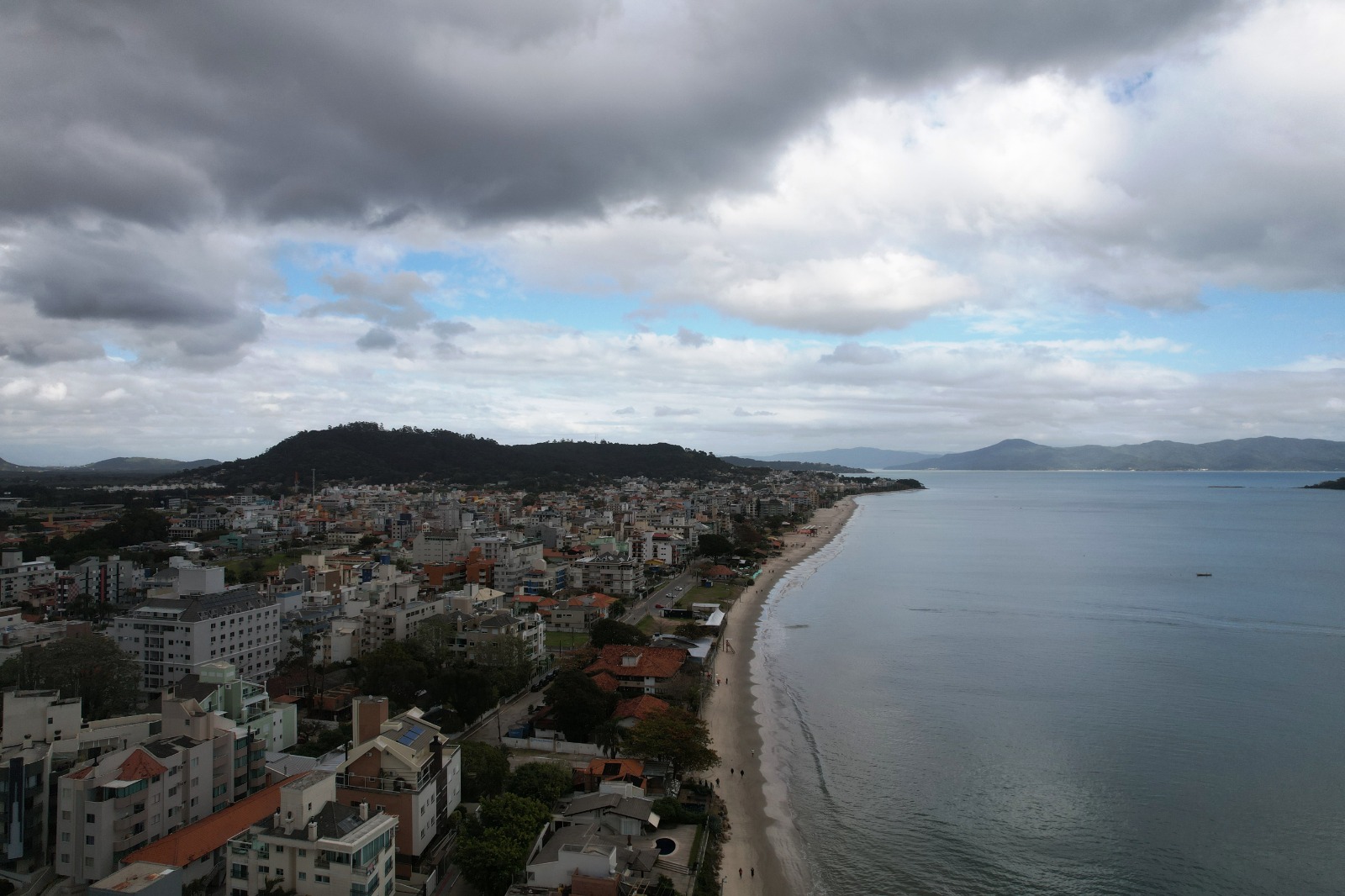 Mapeamento aéreo de orla e ocupação urbana